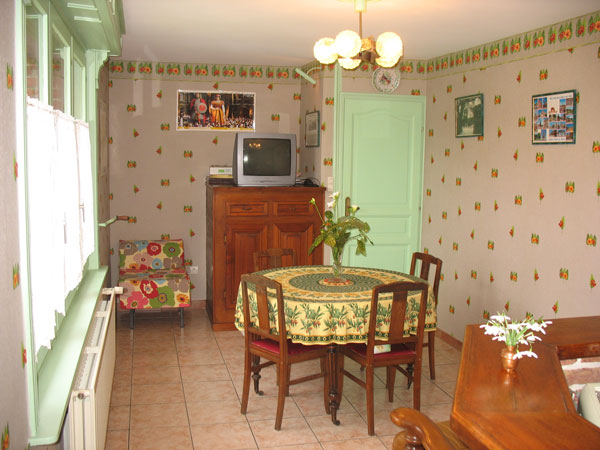 2141 salon